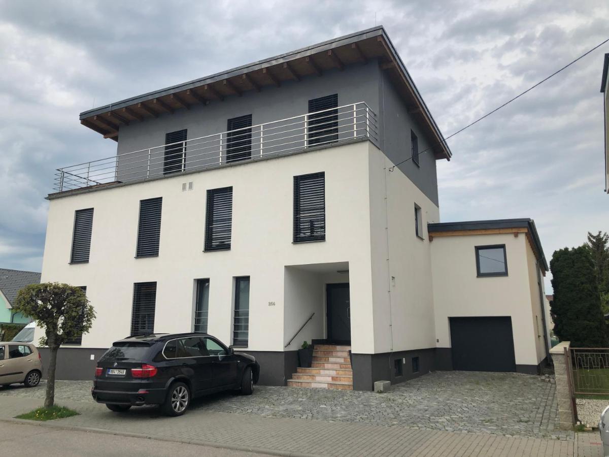 Anico Apartmany Dolni Benesov Exterior photo